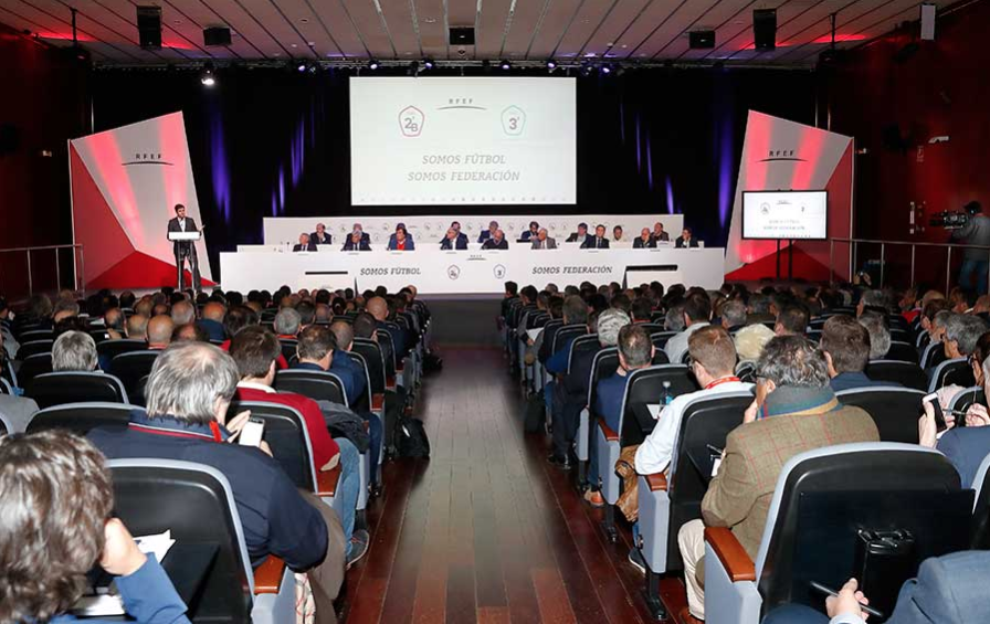 Imatge general de la sessió de treball, a la Ciutat del Futbol de Las Rozas